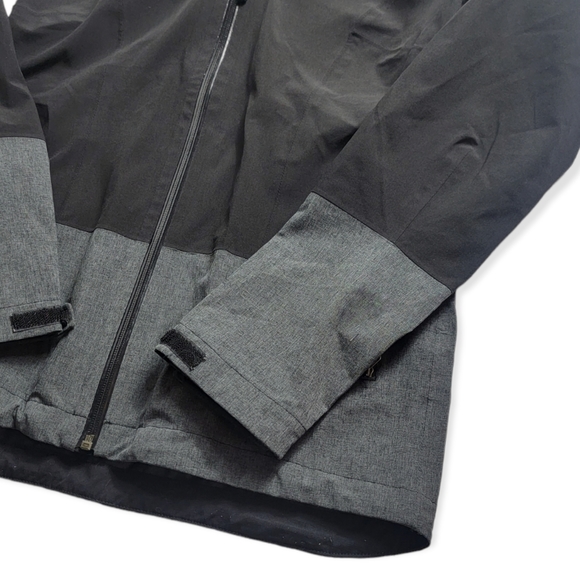 59. The North Face Hyvent 2.5L Full Zip Shell Jacket - Picture 2 of 8